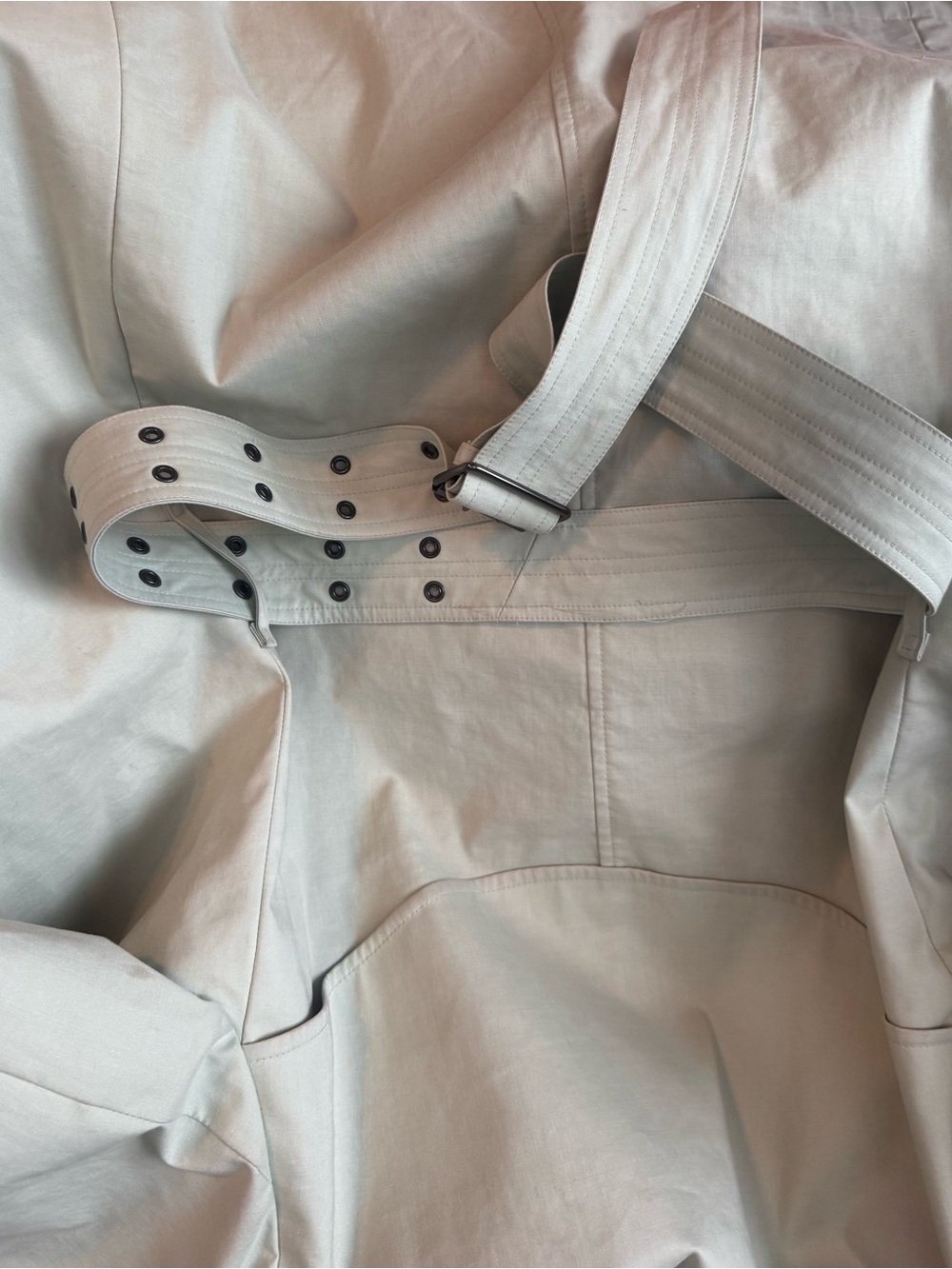 Burberry Cream Coat with Black Logo Patch - Picture 5 of 9